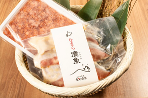 【北海道】いくら(鱒卵)醤油漬け、紅鮭西京漬け3枚入りセット(冷凍)_RH01